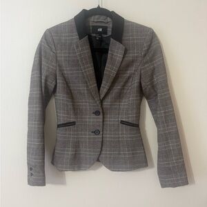 Gorgeous H&M Women's Gray Plaid Blazer, perfect condition, size US 4